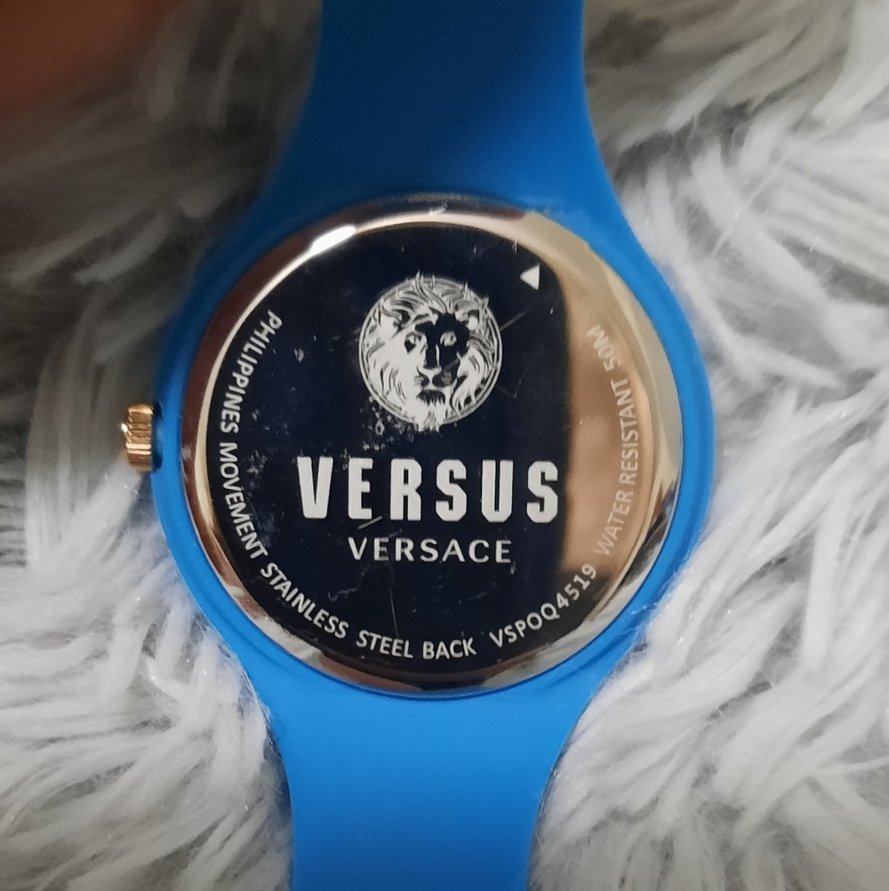 VERSUS by VERSACE Silicone Watch and Zippered Case - Picture 4 of 8